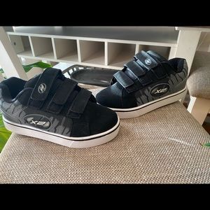 COPY - Heelys shoes Size 3 Light up on side